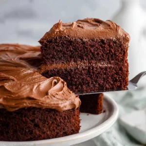 Easy Chocolate Cake Recipe (One Bowl)